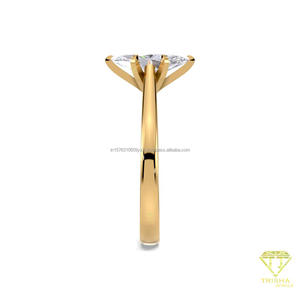 Anillo de Compromiso Solitario con Diamante Moissanite Corte Marquesa en Oro Amarillo de 14K, Cuatro Puntas, Anillo de Promesa Minimalista para Boda - Product Image 3