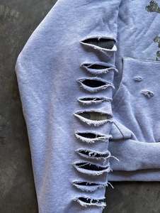 Sweat à capuche personnalisé pour homme, coupe courte, effet vieilli, manches déchirées, imprimé graphique, style streetwear, OEM ODM, marque privée, sweats à capuche tendance - Product Image 3