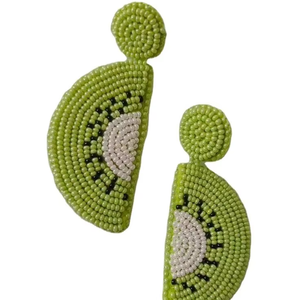 Boucles d'oreilles brodées de fleurs en sequins, bijoux perlés faits à la main, boucles d'oreilles d'Inde par MD HANDICRAFTS - Product Image 1