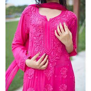 Conjunto de Fiesta Hecho a Mano con Estampado Floral, Top y Pantalón con Dupatta, Talla XL, Silueta Recta, Diseño Floral Moderno - Product Image 3