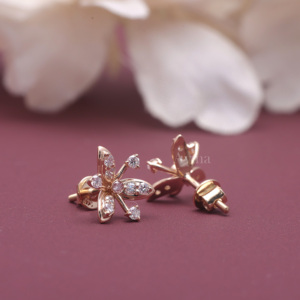 Boucles d'oreilles florales en diamant cultivé en laboratoire certifié IGI en or rose 9 carats |   Boucles d'oreilles élégantes en diamant avec motif floral pour femmes - Product Image 5