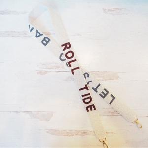 Bolso bandolera ancho con cuentas y diseño de los Baylor Bears de CRYSTAL CRAFT, ideal para estadios, juegos deportivos, universidades, personalizado y hecho a mano. - Product Image 5