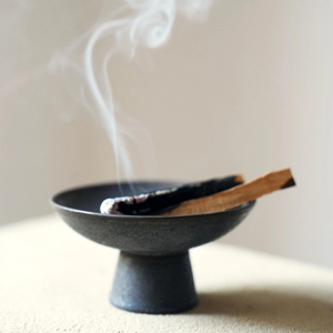 Vintage Black Iron Metal Palo Santo Holder With Curved Handle For Home Fragrance Spiritual <b>Smudge</b> <b>Stick</b> Incense Holder - Product Image 3