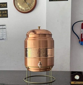 Distributeur d'eau en cuivre artisanal au charme traditionnel, corps robuste et robinet pratique pour le stockage quotidien de l'eau potable - Product Image 2