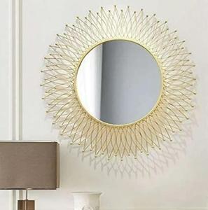 Miroir mural rond en métal doré avec design en forme de soleil, cadre décoratif moderne pour salon et chambre à coucher - Product Image 1