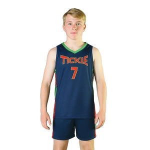 Maillot de basket personnalisé et abordable 100 % polyester respirant, uniforme d'entraînement grande taille, antibactérien - Product Image 1