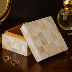 Boîte à bijoux en nacre blanche, faite à la main, boîte à souvenirs géométrique pour la décoration de la maison et l'organisation de la table, boîte à bibelots décorative - Product Image 1