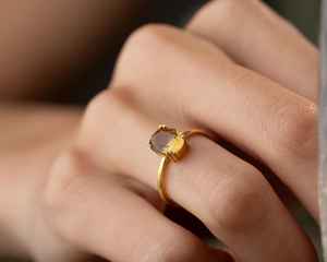 Anillo de Cuarzo Ahumado Natural, Plata de Ley 925, Chapado en Oro Vermeil de 14K, Corte Ovalado, Cambia de Color, Joyería Turca Minimalista - Product Image 4