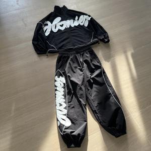 Chaqueta y Pantalones Deportivos de Nailon Personalizados para Hombre, con Detalles Reflectantes 3M, Cortavientos - Product Image 4