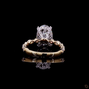 Bague de fiançailles ovale en moissanite avec bande en or et pierres latérales marquise, bijou de mariée élégant et solitaire - Product Image 4