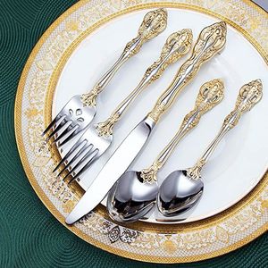 Elegante Juego de Cubiertos de Metal Diseñado para Impresionar a los Invitados con una Presentación de Comida con Estilo - Product Image 4