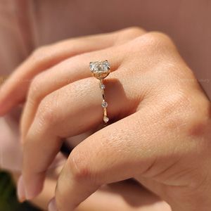 Anillo Minimalista de Siete Diamantes con Corte Cojín, Piedras EF VS en Plata Sólida 925, de 1.00 a 2.00 CT, Regalo para Mujer - Product Image 6