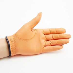 Gants de golf tendance de qualité supérieure, pour droitiers et gauchers, respirants, en tissu doux, avec logo et couleur personnalisés. - Product Image 4