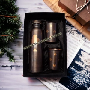 Ensemble cadeau de bouteilles d'eau en cuivre de style classique Tradnary, les plus vendues en gros, lavables au lave-vaisselle, avec logo personnalisé pour une meilleure digestion - Product Image 5
