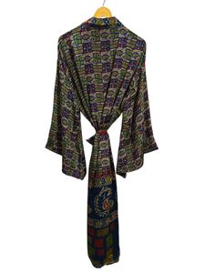 Kimono de Lujo con Parches de Seda, Túnica Larga para Dormir o como Cubre Bikini, Kimono Hecho a Mano con Sari de Seda Reciclada Vintage de la India - Product Image 4