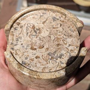 Ensemble de six dessous-de-verre en marbre fossile, décoration de table rustique - Product Image 4