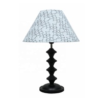 Lampe de table en aluminium de haute qualité au milieu du siècle avec abat-jour noir mat pour hôtel salon chevet étude lampe de nuit utilisation de bureau