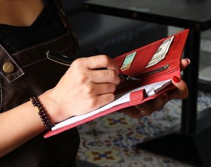 Protège-chéquier en cuir lisse de qualité supérieure, véritable cuir, avec 2 poches, étui à chèques étanche, sur commande - Product Image 2