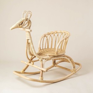 Caballito balancín de madera, diseño novedoso, animales de ratán sostenibles para montar - Product Image 5