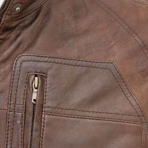 แจ็คเก็ตหนังผู้ชายดีไซน์ทันสมัย แบรนด์ดัง โลโก้สั่งทำได้ แขนยาว คอตั้ง คุณภาพสูง สวมใส่สบาย กันน้ำ เหมาะสำหรับฤดูหนาว - Product Image 5