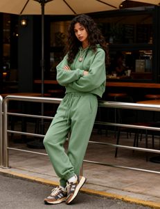 High Quality Cotton <b>Zip</b> <b>up</b> <b>Cropped</b> Hoodies Women Custom Oversized Two Piece Sweat Pants and Crop Top Hoodie Set Women - Product Image 2