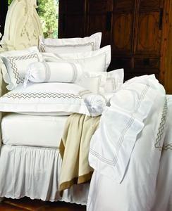 Parure de lit de luxe brodée du Vietnam, 300 fils, 100 % coton, toutes saisons, personnalisable, 8 pièces, pour mariage et usage domestique - Product Image 4