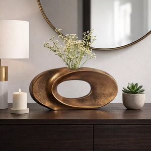 Jarrón de Mesa Contemporáneo de Bronce, Diseño Ovalado Hecho a Mano, Florero Decorativo - Product Image 3