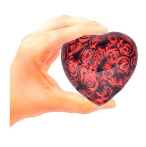 Urna Conmemorativa de Aluminio con Forma de Corazón para Cenizas, con Cierre Decorativo y Seguro - Product Image 1