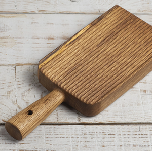 Planche à pâtes et gnocchis artisanale en bois d'acacia pour la préparation de beurre et de nouilles maison - Product Image 1