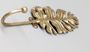 Gancho de Pared Decorativo con Diseño de Hoja de Monstera en Metal Dorado Rústico, Perchero con Patrón de Planta - Product Image 2