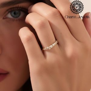 Anillo de Compromiso de Plata Chapado en Oro de 18K con Moissanita y Engaste de Puntas, Estilo Clásico para Mujer - Product Image 6