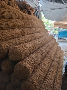 Rouleau de bûches de coco vietnamien pour la protection de l'environnement Rouleau de fibre de noix de coco durable pour l'aménagement paysager et la stabilisation des voies navigables - Product Image 3