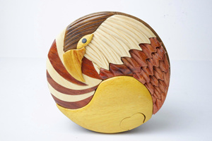 Figura Decorativa de Bulldog Moderna en Madera Natural de Thanh Tung Thinh, en Tonos Rojo Crema, Ecológica, para Decoración de Acuarios - Product Image 6
