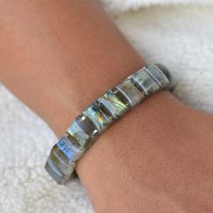 Natural Blue Flash Light <b>Labradorite</b> <b>Bracelets</b> Wholesale Natural Crystal <b>Labradorite</b> <b>Bracelets</b> Stone for Gifts - Product Image 6
