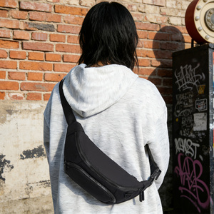 Sac banane noir grand format à bandoulière réglable pour le voyage, le cyclisme, la course à pied et la randonnée - Product Image 1