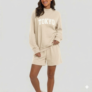 Ensemble haut à col montant et short pour femme, exprimant la créativité vestimentaire à travers un concept de vêtement deux pièces soigneusement structuré - Product Image 1