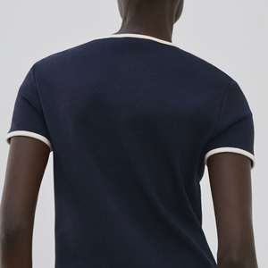 T-shirt chic pour femme à manches courtes, design de haute qualité, couleur unie et fermeture boutonnée / Coupe tendance pour la vente en gros - Product Image 5