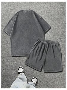 ชุดสตรีทแวร์วินเทจสำหรับผู้ชาย เสื้อยืดลายกราฟิก Y2K และกางเกงขาสั้นผูกเชือก สไตล์พังก์กรันจ์ ขายส่งจำนวนมาก - Product Image 2