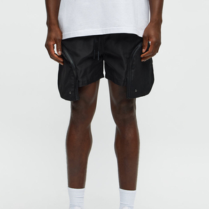 Shorts en satin noir pour homme avec fermetures éclair latérales, taille mi-haute, cordon de serrage, séchage rapide, style décontracté - Product Image 1