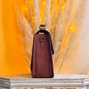 Bolso Bandolera Compacto de Cuero Genuino Venus con Diseño Floral y Patrón de Letras Hecho a Mano, Estilo Western, con Cremallera para Mujer - ¡Gran Venta! - Product Image 3