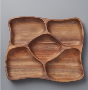 Assiette de service en bois faite à la main, forme irrégulière, design minimaliste, assiettes en bois naturel poli pour la maison, les mariages, les événements, les restaurants - Product Image 1