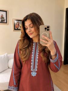 Ensemble traditionnel indien pakistanais pour femmes, kurta brodée marron avec pantalon palazzo blanc, ensemble décontracté en coton longueur cheville - Product Image 3