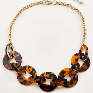 Collier en résine fait main avec motif tigre, tendance, accessoires pour femmes, vente en gros - Product Image 1