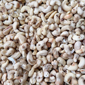 Noix de cajou à délai de livraison court SK Cashew Kernel SANTIGO Nuts Kernels - Product Image 1