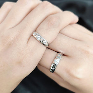 Anillo de Boda Unisex de Plata 925 con Moissanita, Corte Brillante Redondo, Engaste de Bisel, Estilo Geométrico Clásico - Product Image 4