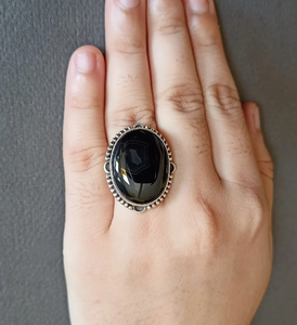 Grande bague en onyx noir, faite à la main, pour soulager l'anxiété, bijou pierre de naissance - Product Image 3