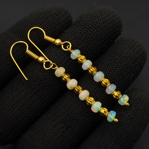 ต่างหูโอปอลเอธิโอเปียธรรมชาติ หลายสี โอปอลไฟ 14K ทองคำแท้ ทรงคาโบชอง ประดับด้วยลูกปัด - Product Image 2