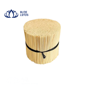 Bâtonnets diffuseurs en rotin artisanaux sans alcool, écologiques, sans plomb, modèle Dylan Vu de BLUE LOTUS FARM, cylindriques et longs - Product Image 1