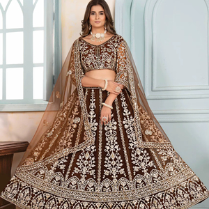 ชุดเลเฮนกาโชลีผ้าตาข่ายปักลายผีเสื้ออย่างประณีตสำหรับผู้หญิง ทำจากวัสดุรีไซเคิล สไตล์ดั้งเดิม สีสันสดใส เหมาะสำหรับงานแต่งงานและงานปาร์ตี้ - Product Image 1