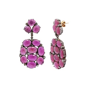Boucles d'oreilles pendantes en argent sterling 925 oxydé avec rubis naturels et diamants en grappe, collection Memoria Jewels - Product Image 2